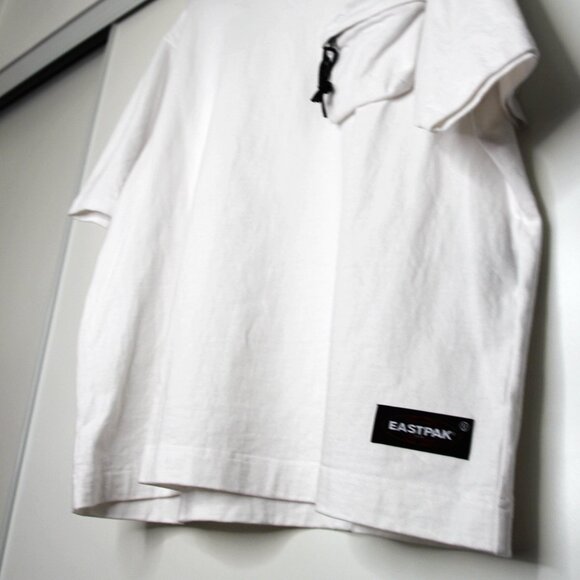 BNWT SS22 UNDERCOVER x EASTPAK ZIPPERED POCKET TSHIRT 2 - Picture 6 of 12